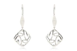 Ezüst fülbevaló beakasztós modern mintával - Ezüst fülbevaló